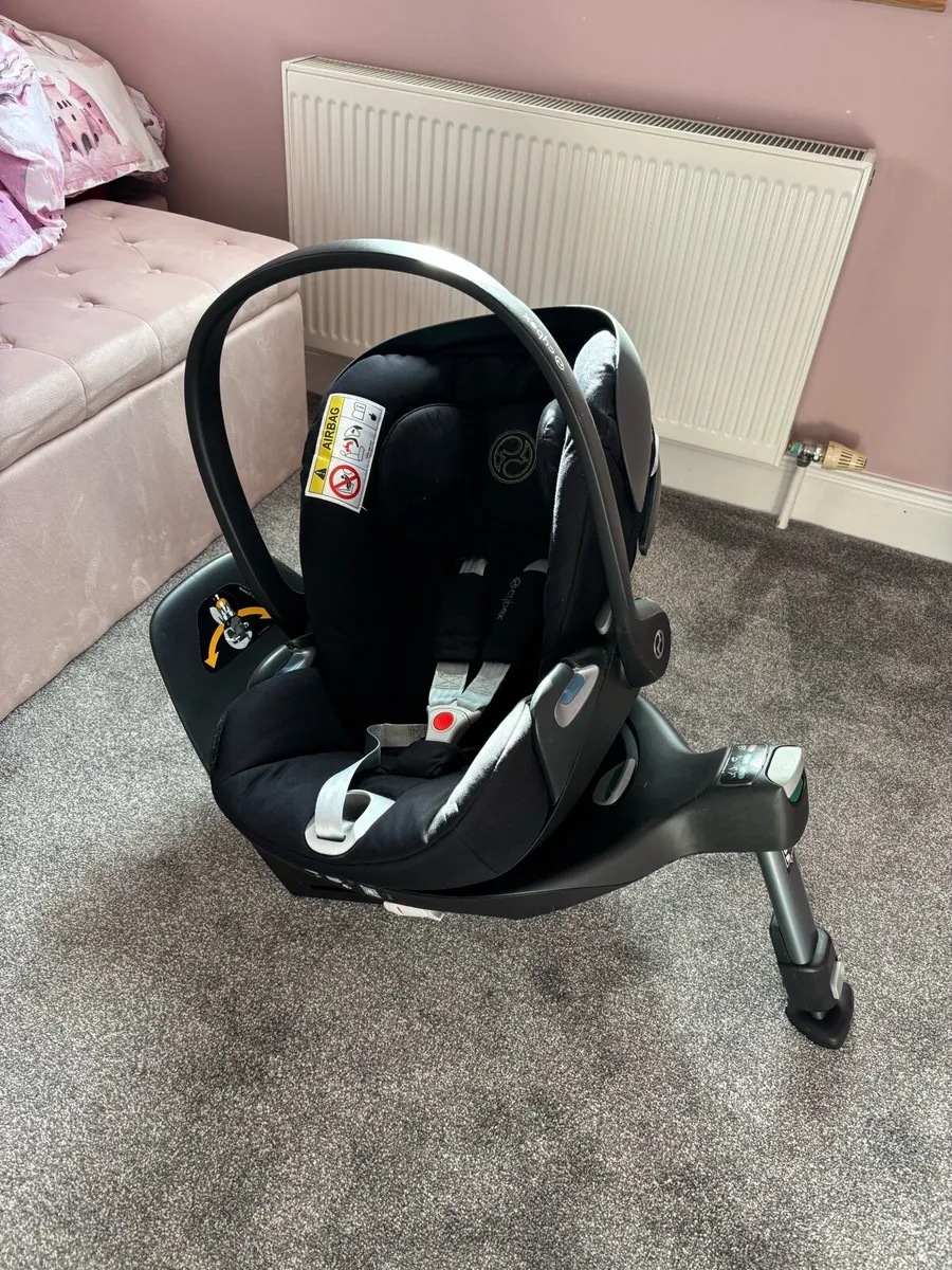 Cybex Z i-Size car seat and Sirona Z i-size base - Image 3