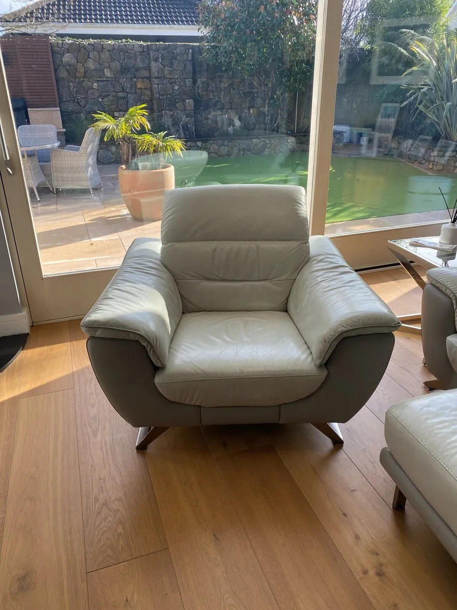 3 piece couch - Image 2