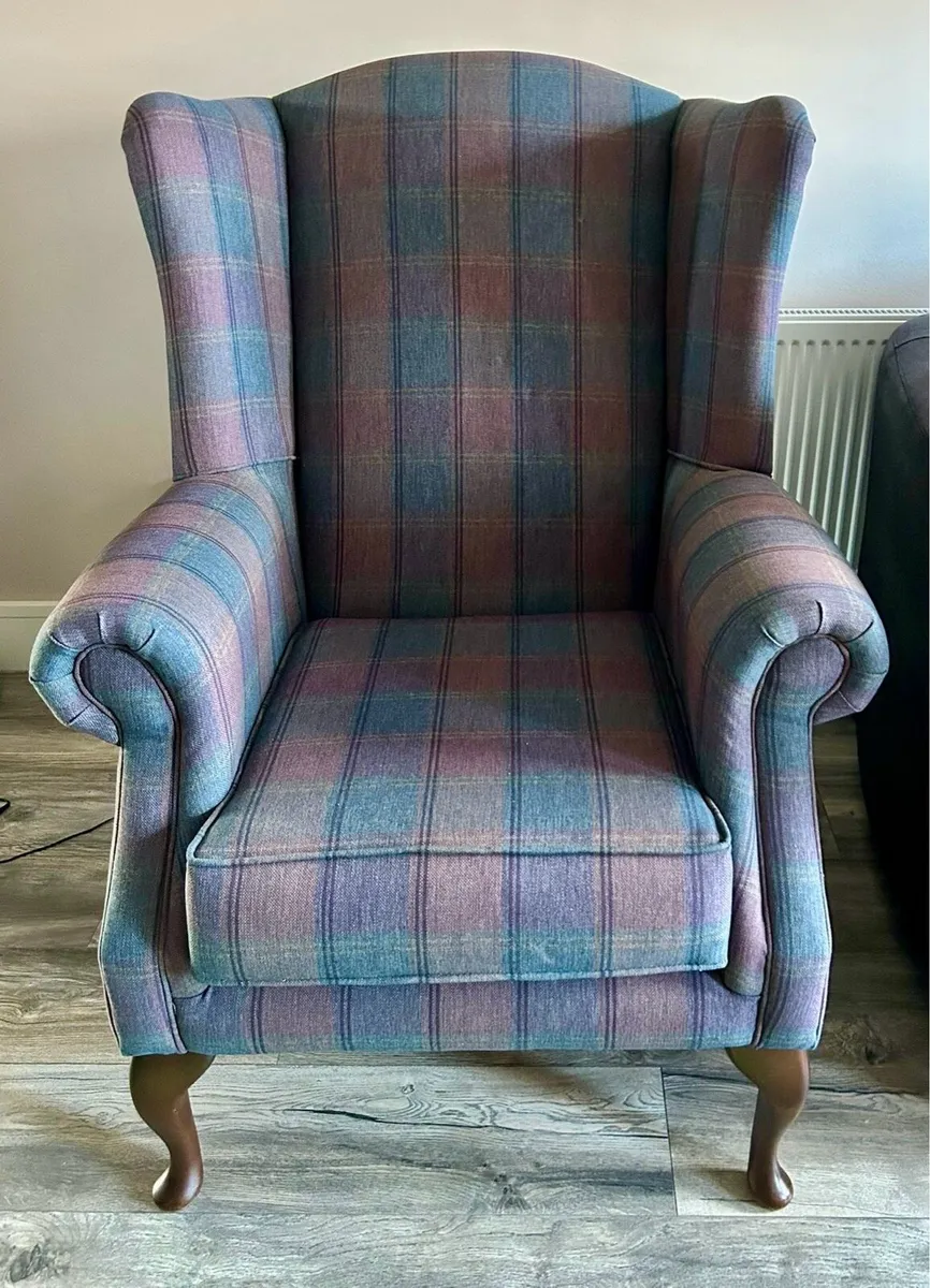 Moretta L-Shaped Couch (Reversible) and Queen Ann - Image 4