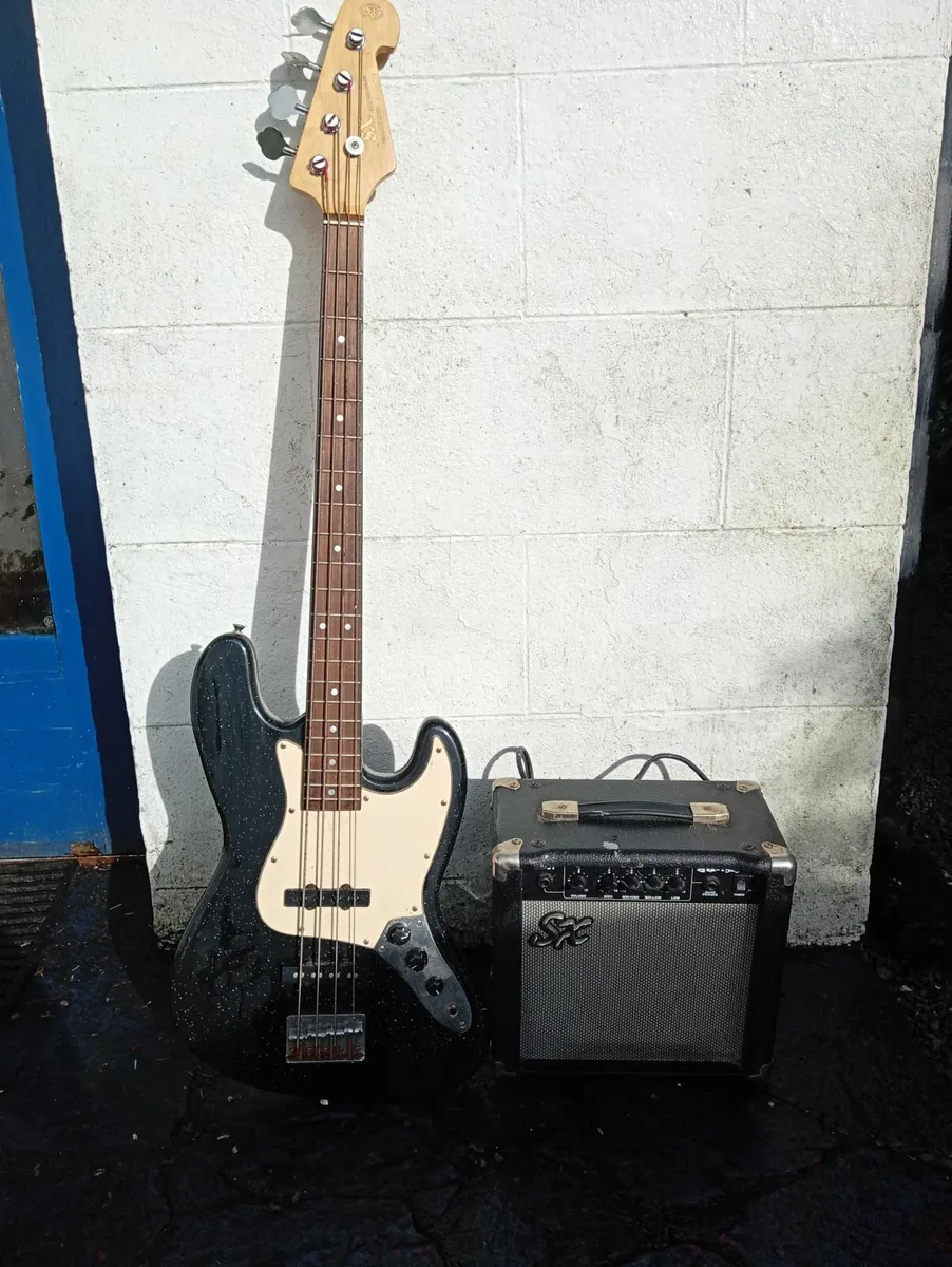 Bass guitar and bass guitar amplifier - Image 1