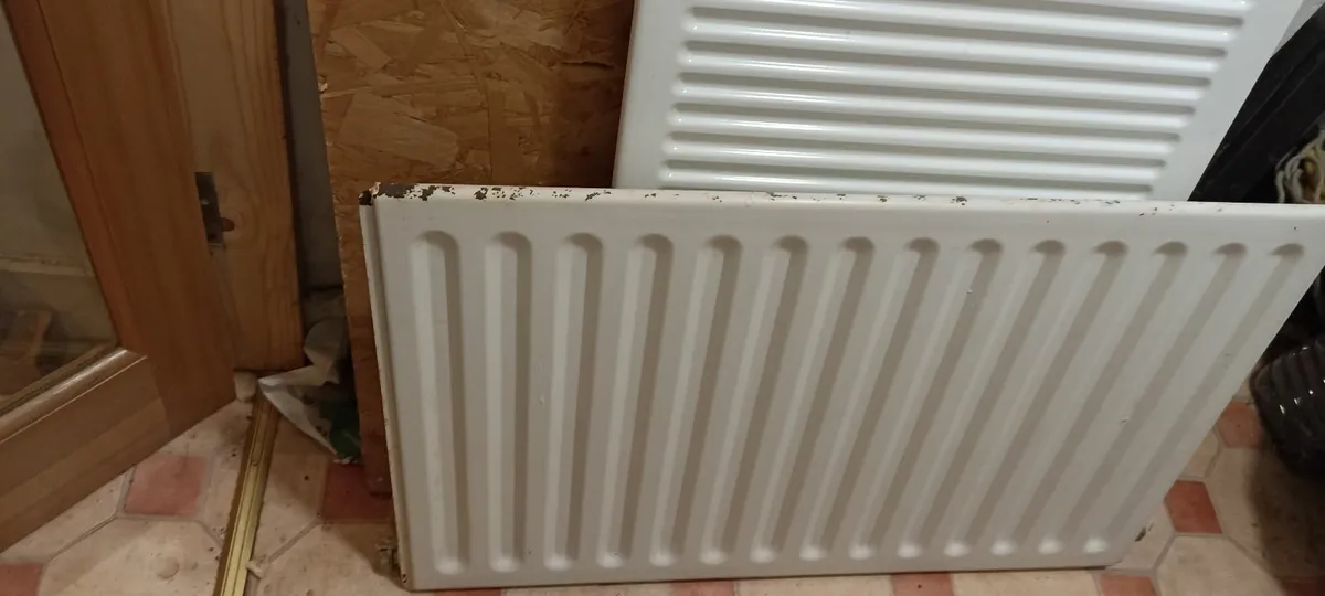 2 Single Central Heating Radiators - Image 4