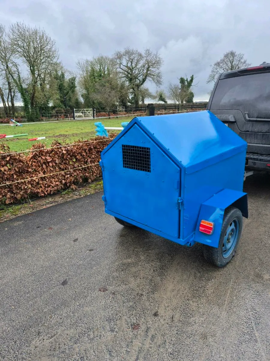 Dog trailers - Image 1