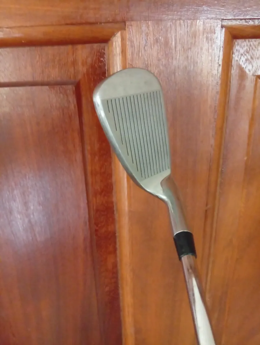 Left Handed Macgregor Pitching Wedge as New - Image 2
