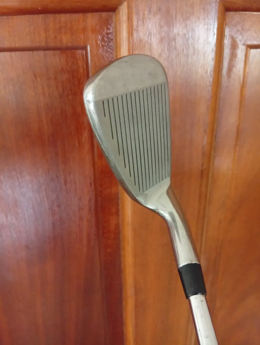 Left Handed Macgregor Pitching Wedge as New - Image 4