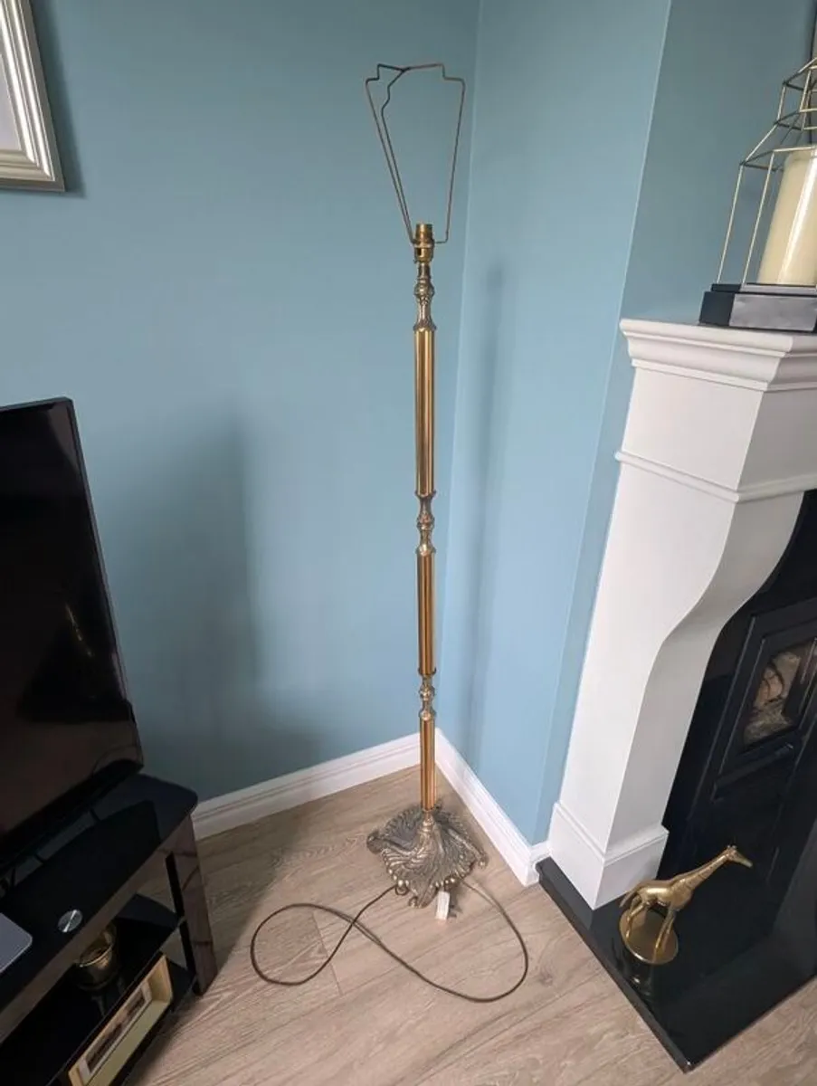 Vintage Ornate Brass Floor Lamp Reeded Column & Foliate Base - Image 1