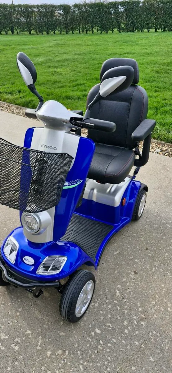 Mobility scooter - Image 1
