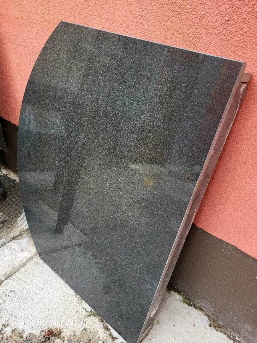 Black marble stove plinth / hearth - Image 1