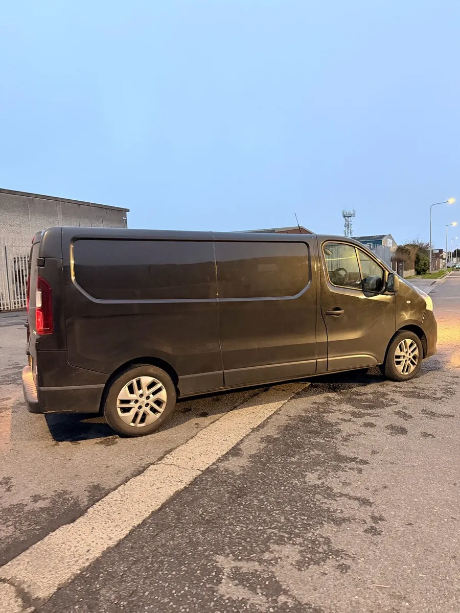 Renault traffic - Image 4