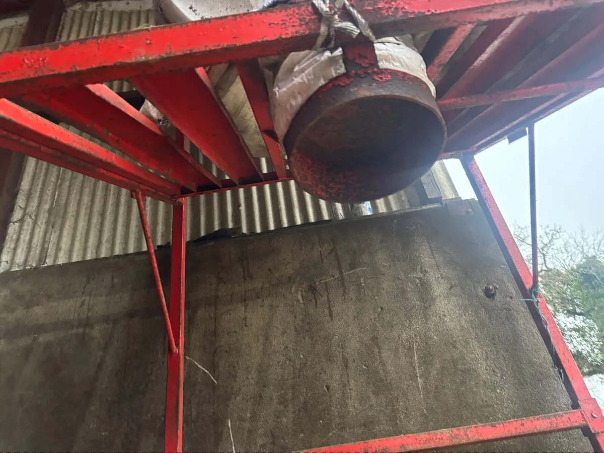 3 tonne Indoor meal bin - Image 4