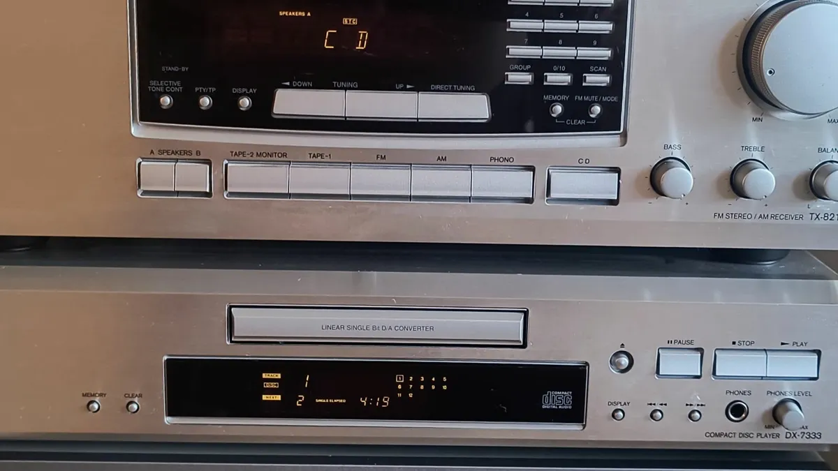 Onkyo TX-8211 amplifier. Onkyo DX-7333 CD player - Image 3