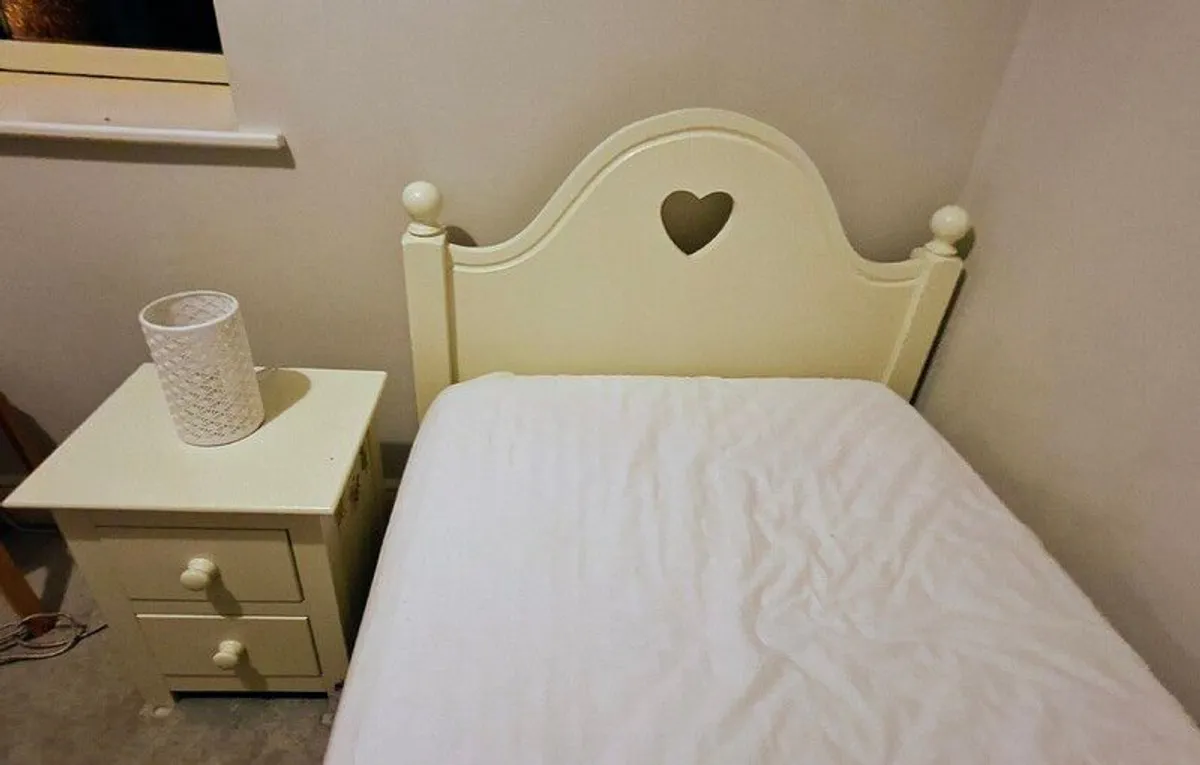 Childrens Bed - Image 1