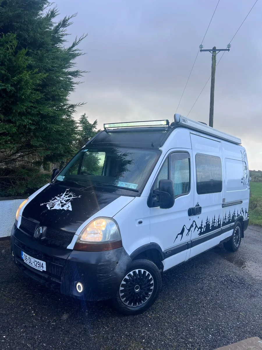Renault Master Camper van - Image 4