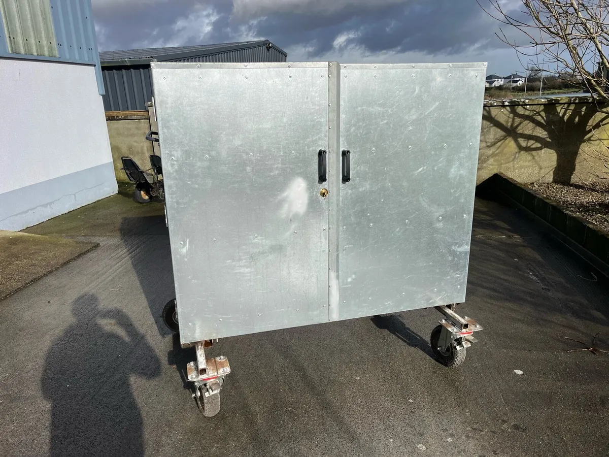 Tack locker - Image 1