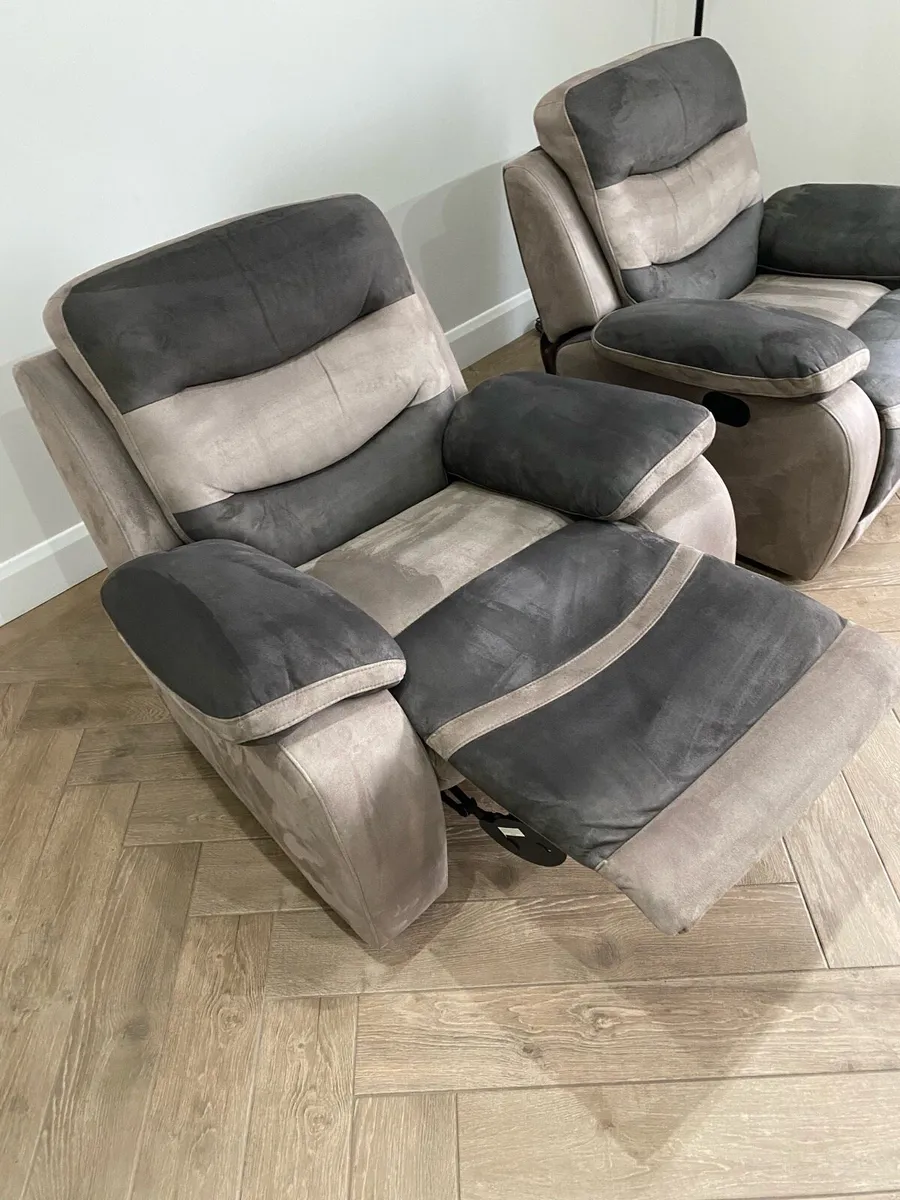 *Quick sale* 3 seater sofa and 2 single seaters - Image 2
