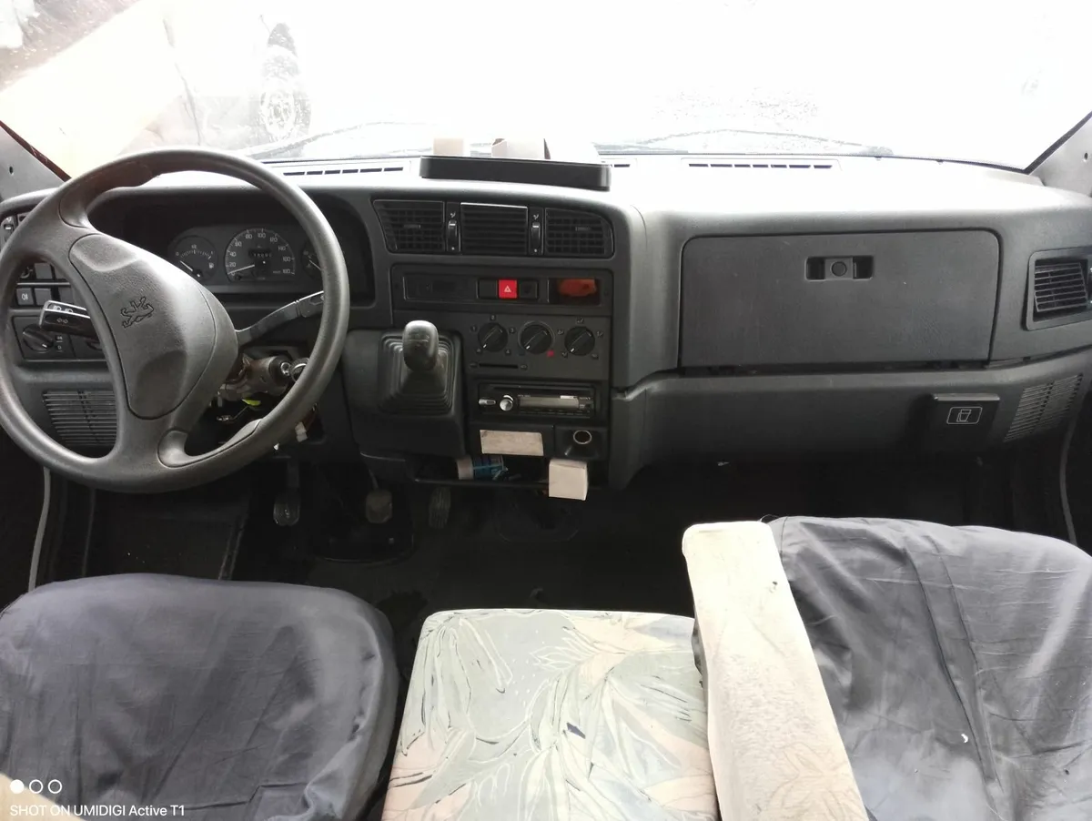 6 berth motorhome for parts or project - Image 2