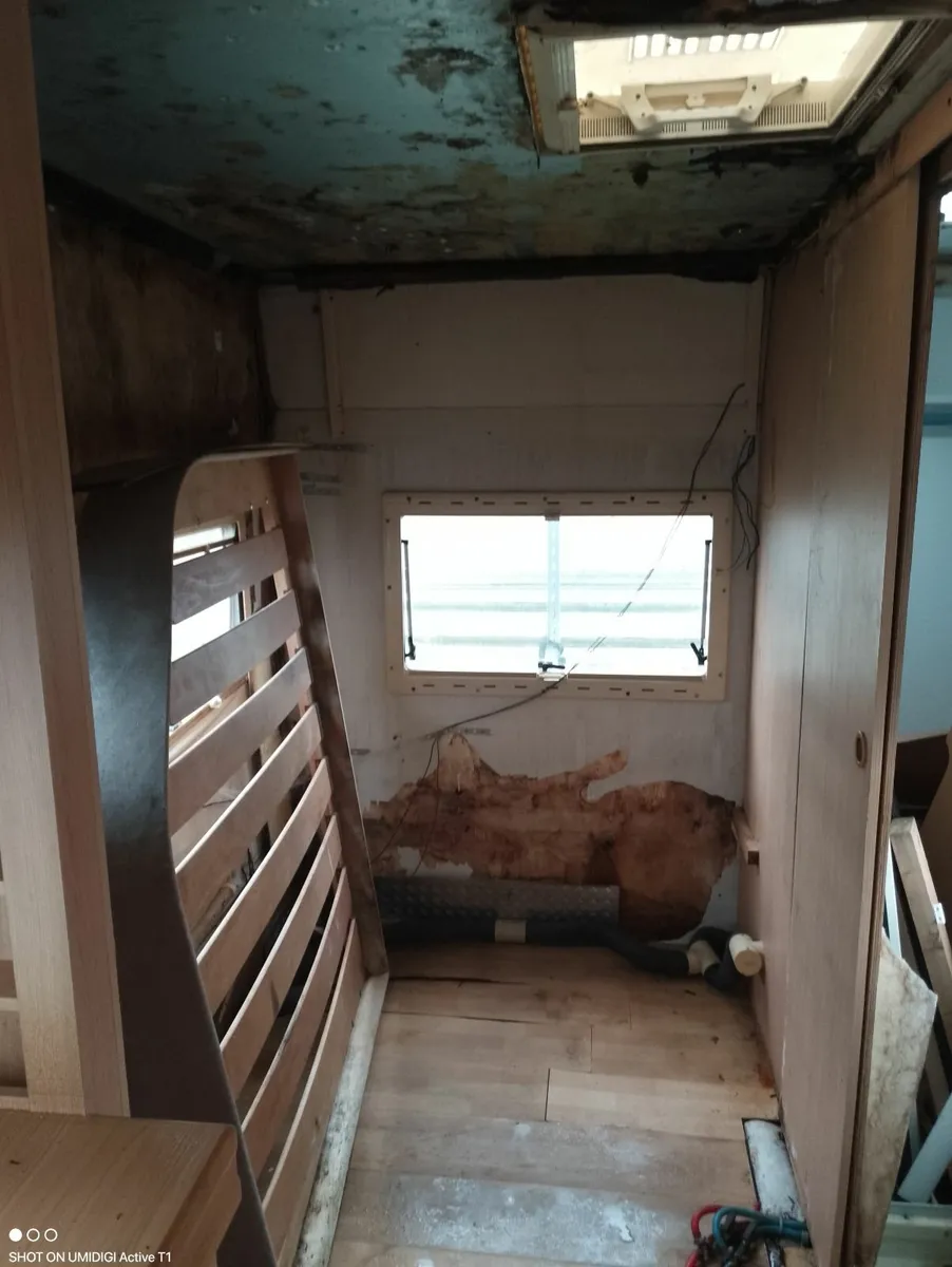 6 berth motorhome for parts or project - Image 4