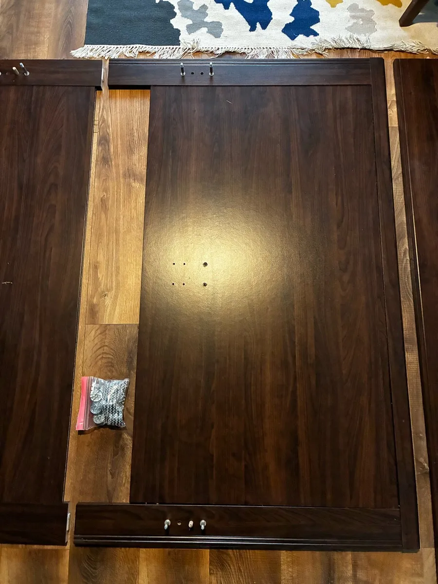 Bed frame + 2 bedside lockers - Image 4