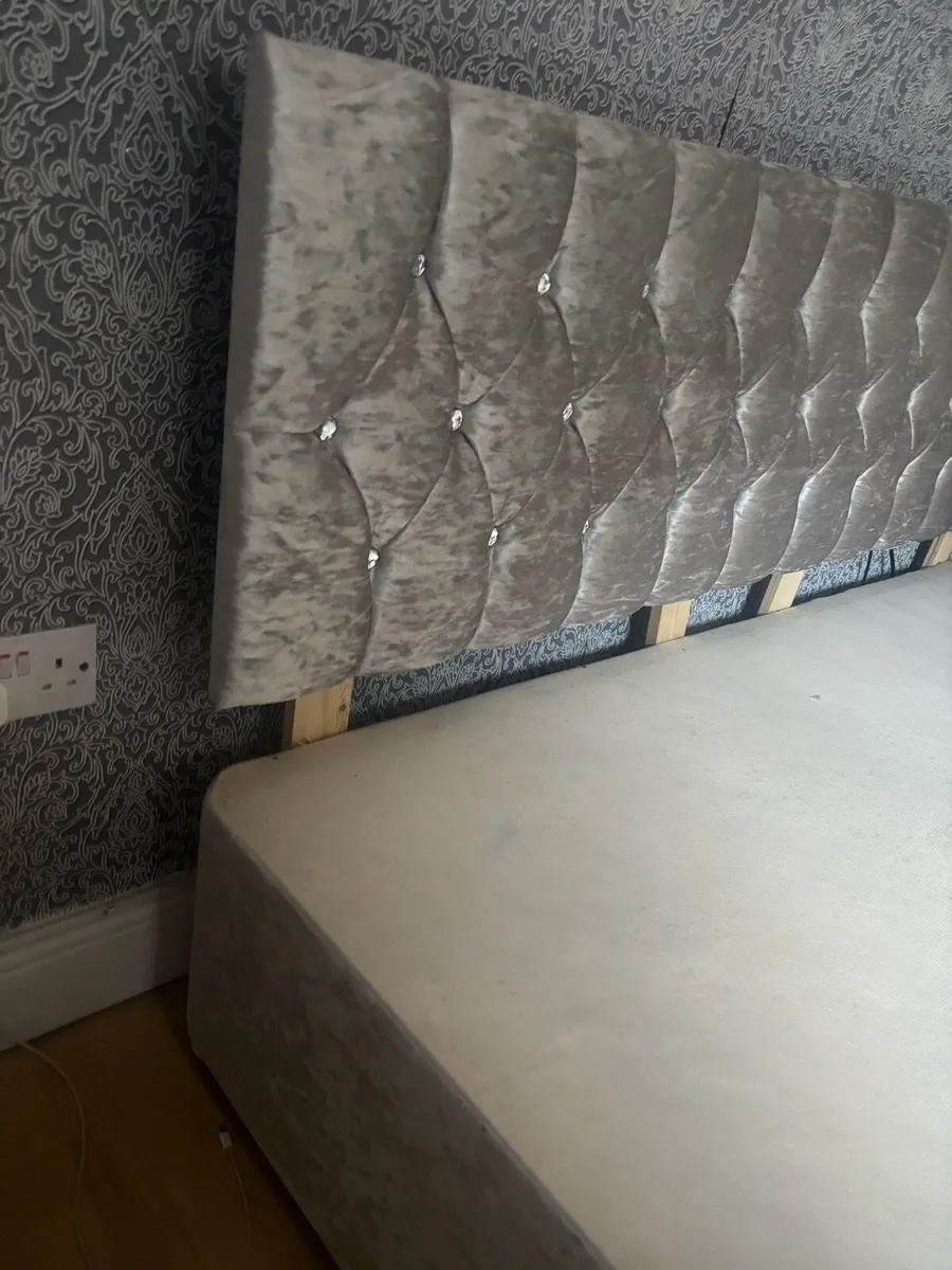Silver super king bed frame - Image 4