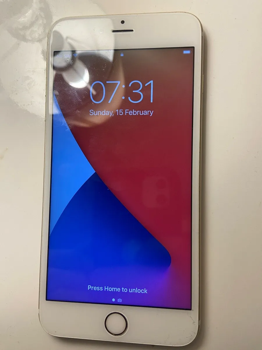 I phone 6s plus - Image 1
