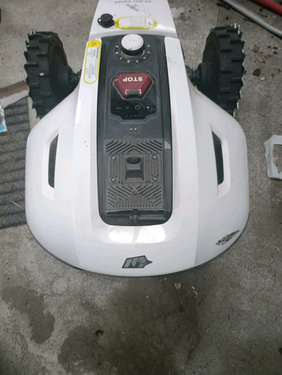 Mammotion yuka robotic mower 1500 - Image 1