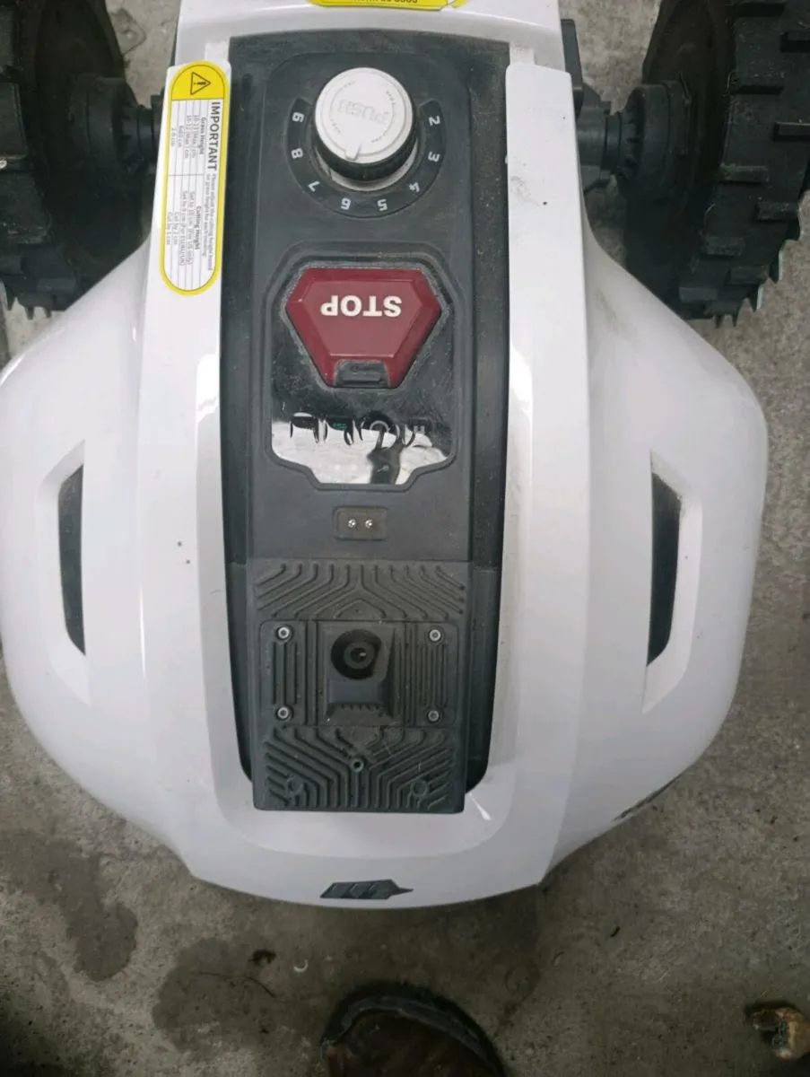 Mammotion yuka robotic mower 1500 - Image 2
