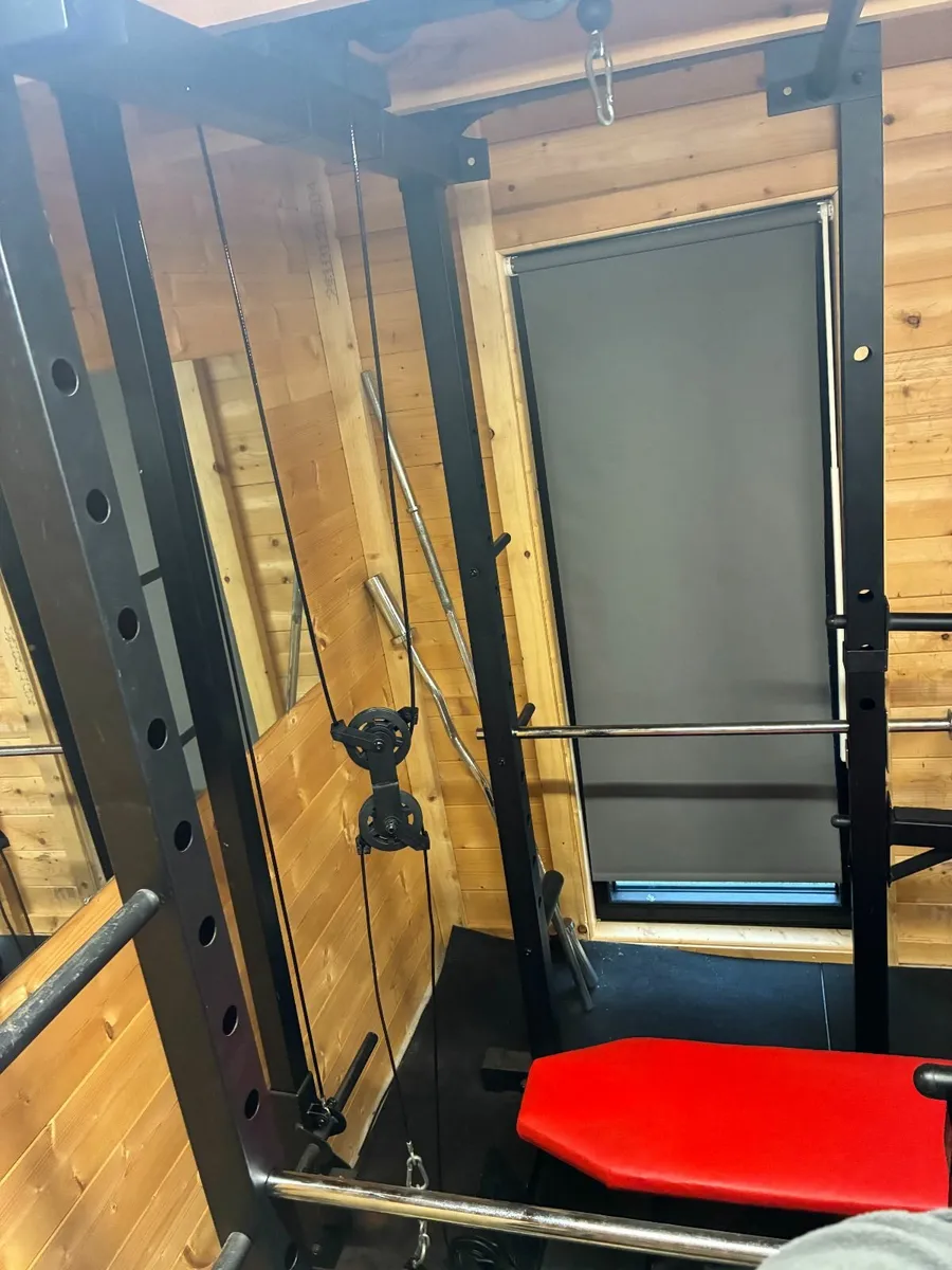 Full Home Gym Rig – Bench, Olympic Bar & Weights - Image 3
