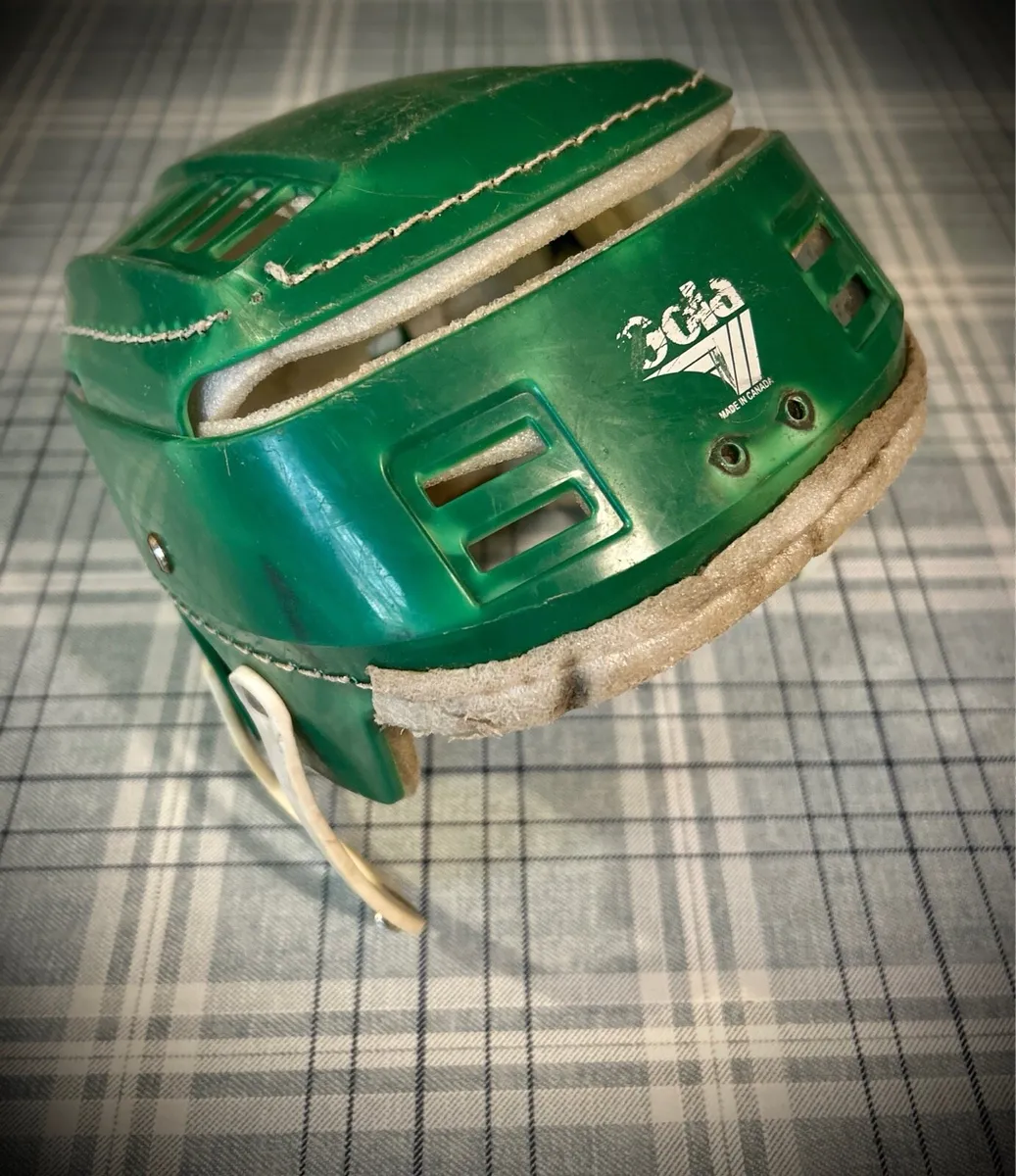 Gola hurling Helmet - Image 3