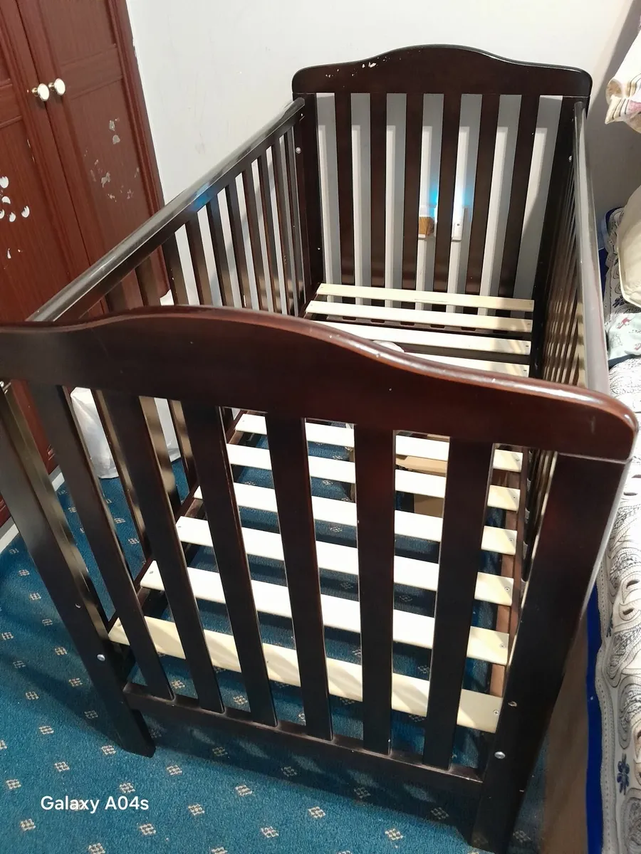 Baby cot - Image 3