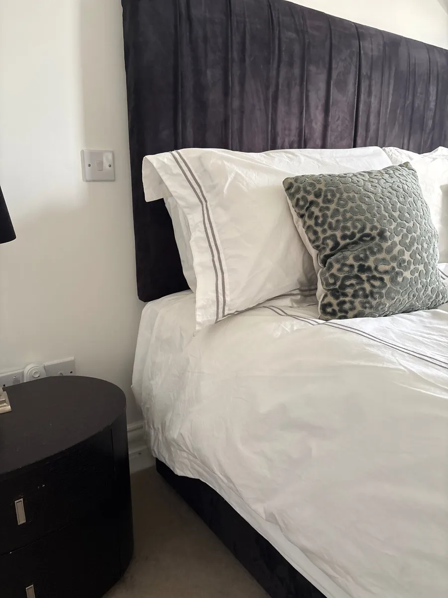 Headboard and divane