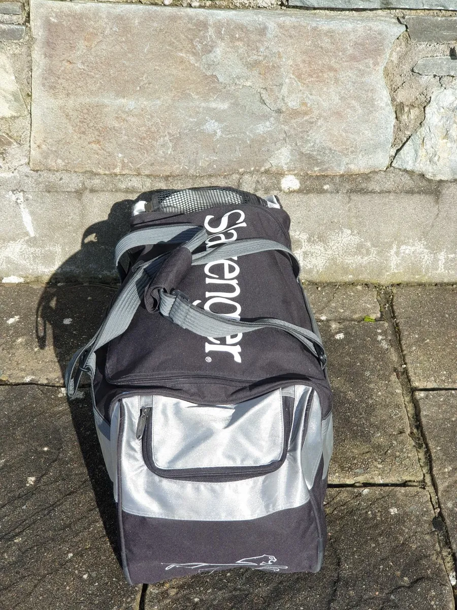 Slazenger large travel sports bag - Image 3