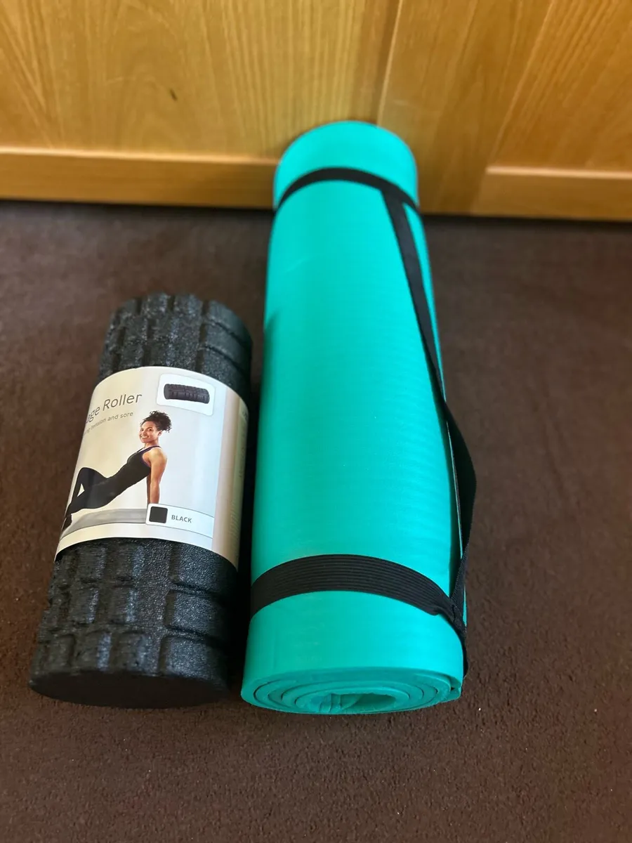 Yoga mat + Massage roller - Image 1
