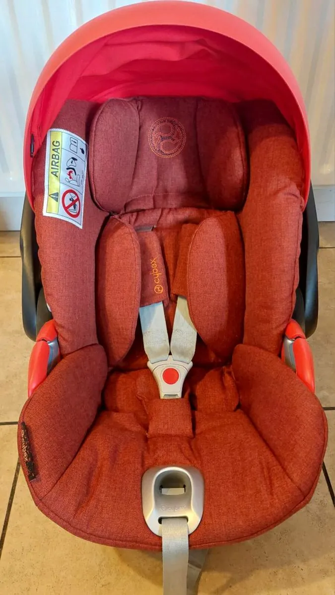 Cybex carseat - Image 1