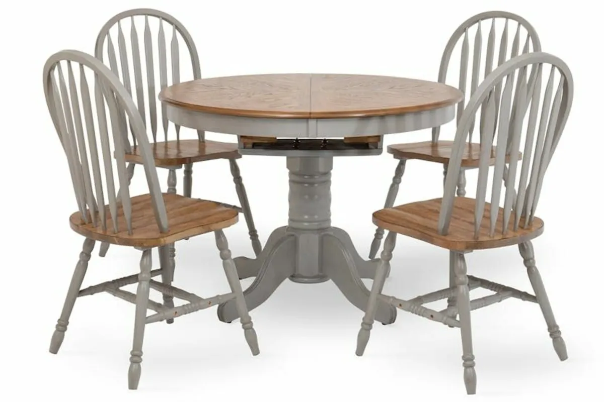 Dining table and chairs - Image 1