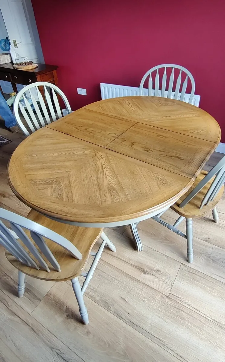 Dining table and chairs - Image 3