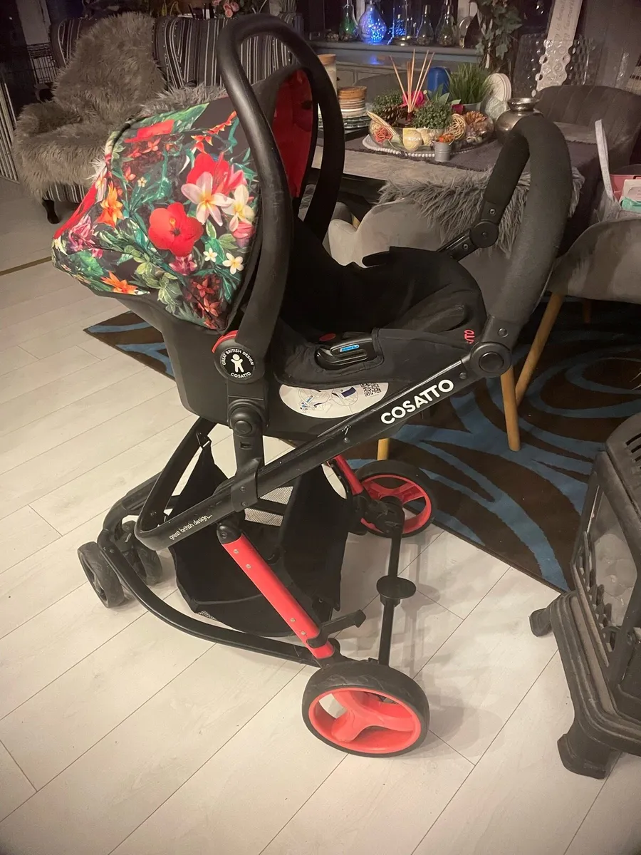 Cossato red floral travel system - Image 3