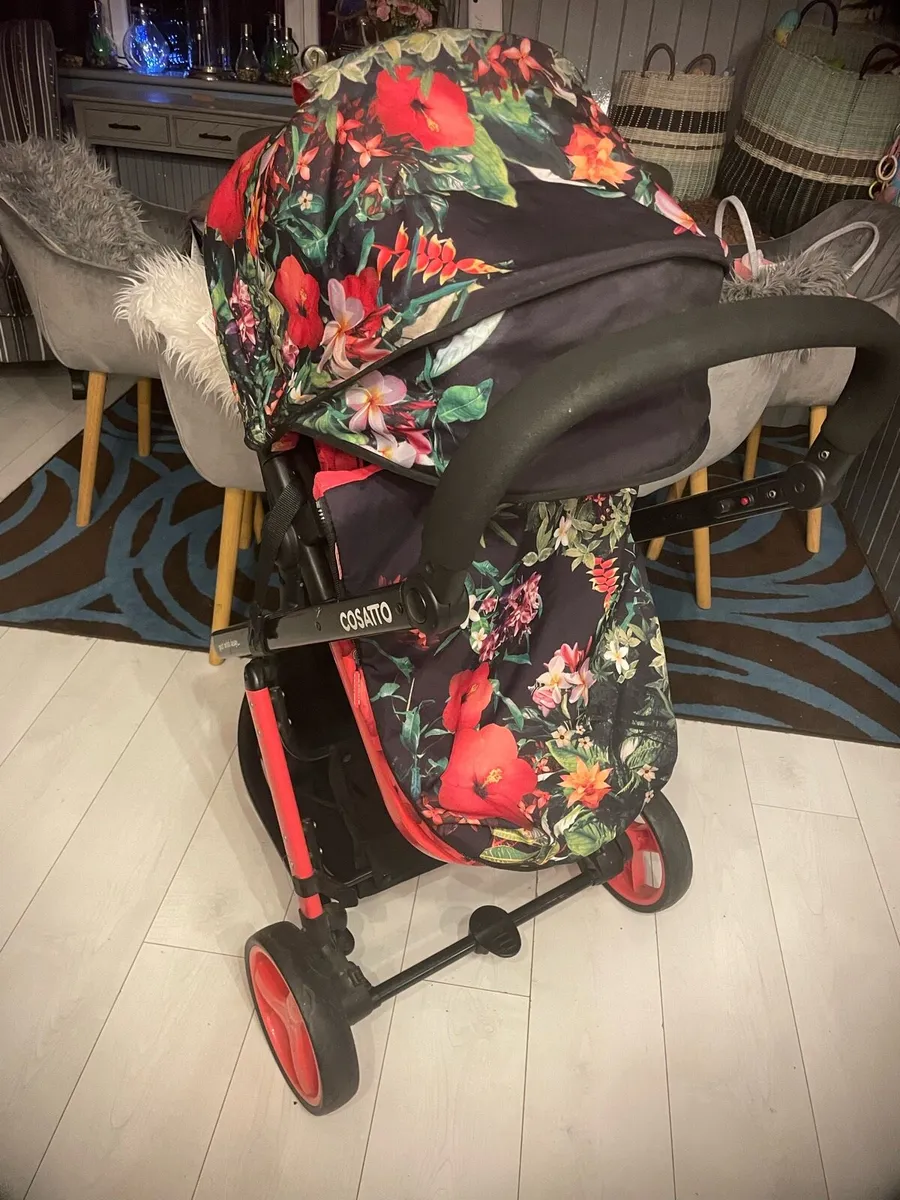 Cossato red floral travel system - Image 2