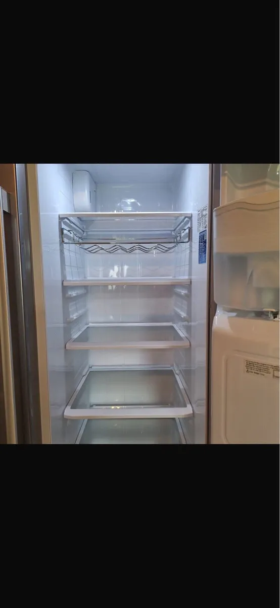 Samsung America Fridge Freezer - Image 3