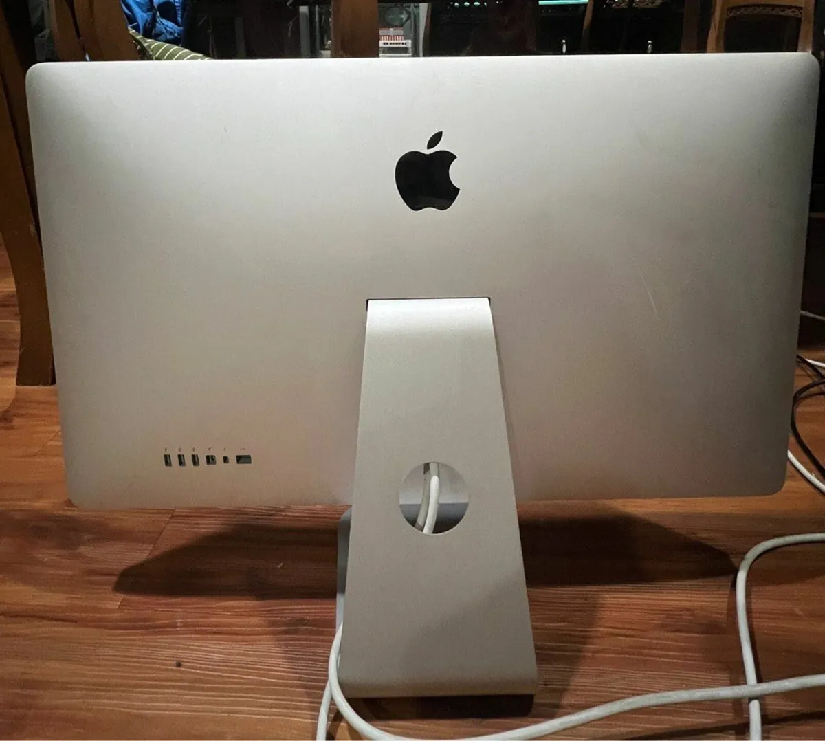 Apple Thunderbolt Display Monitor – 27” – €100 - Image 2