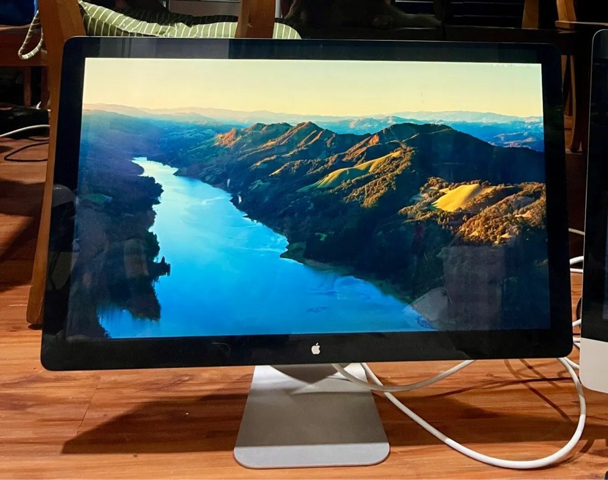 Apple Thunderbolt Display Monitor – 27” – €100 - Image 1