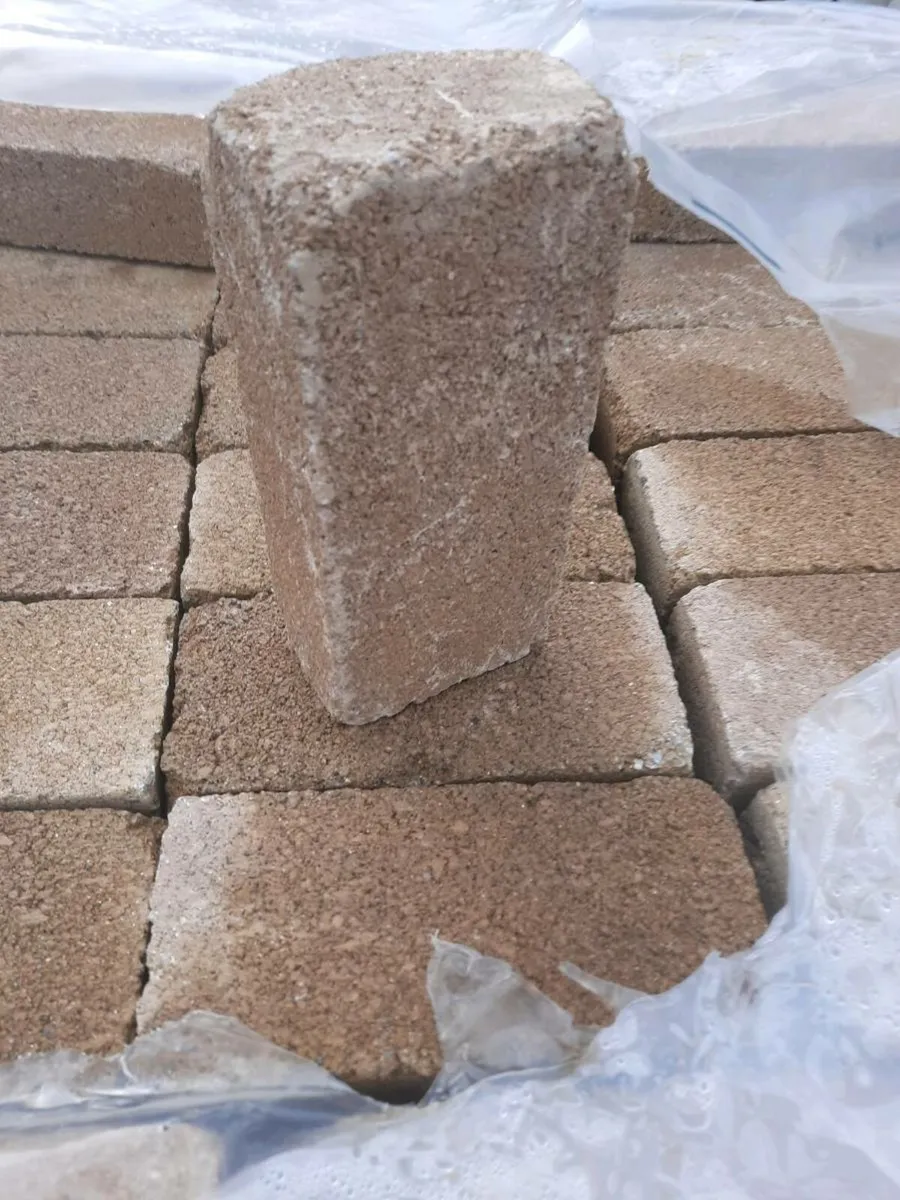 Roadstone multi golden building bricks - Image 4