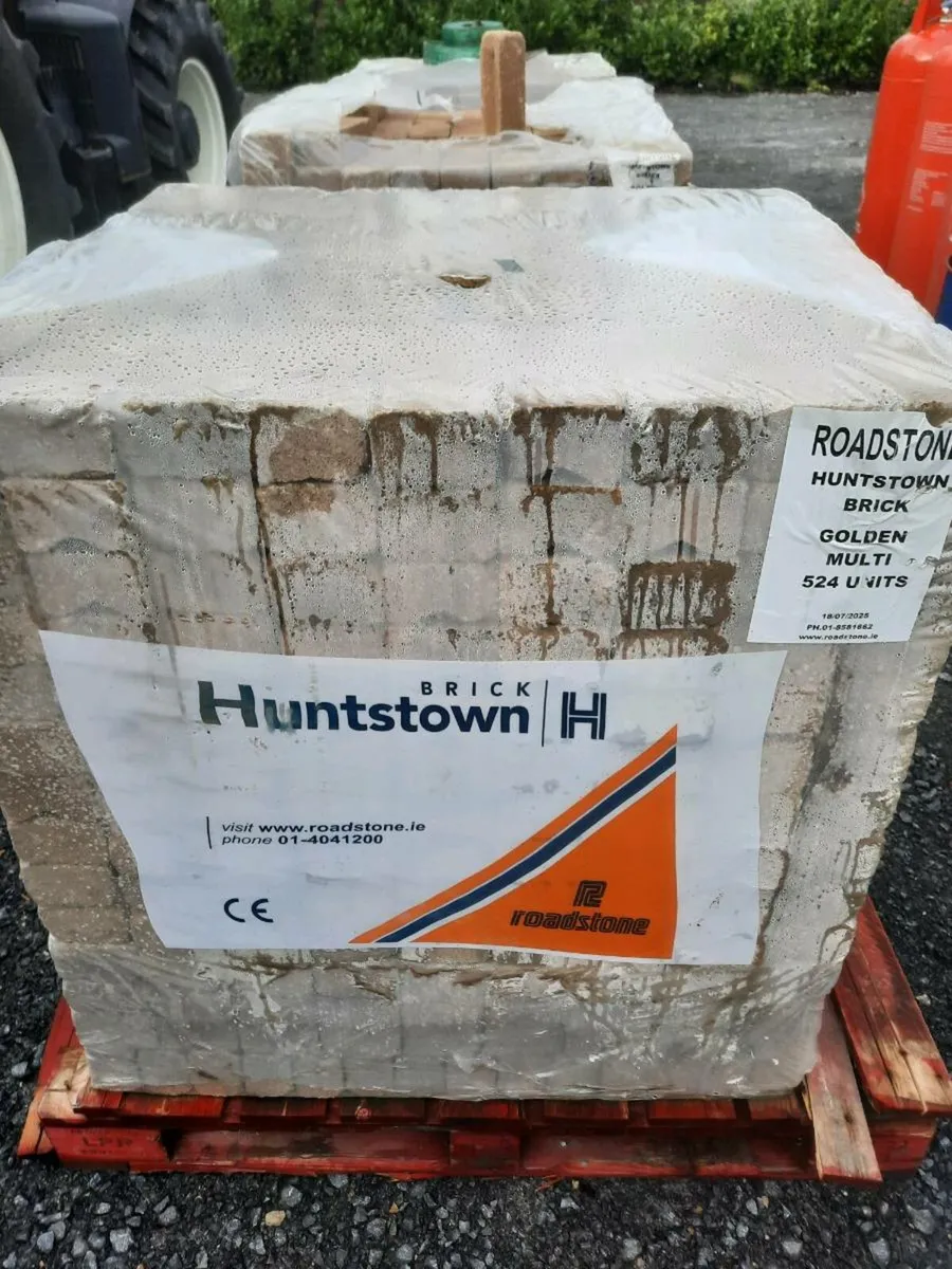 Roadstone multi golden building bricks - Image 2