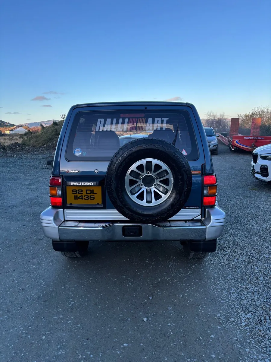Mitsubishi Pajero 2.5TD Manual low km - Image 4