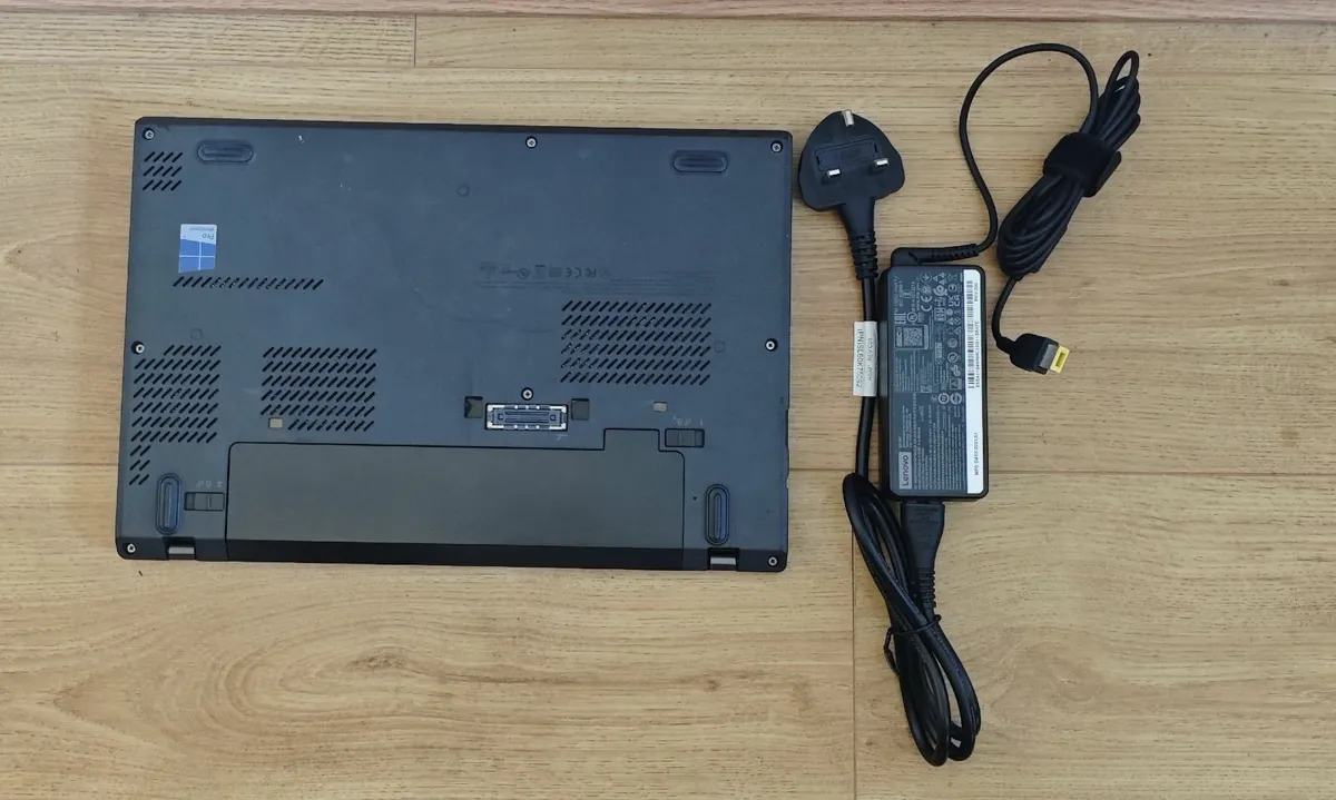 Lenovo ThinkPad x260 i5/8GB/256GB Laptop NoteBook - Image 4