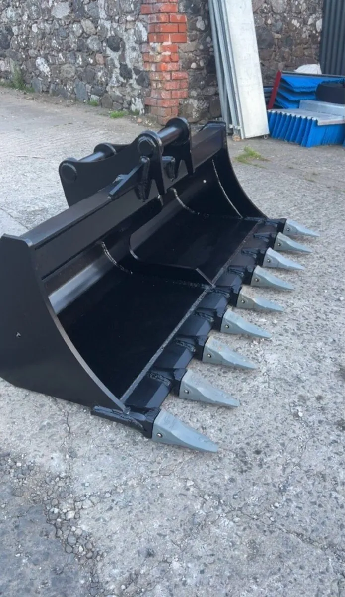 DIGGER BUCKETS & ATTACHMENTS - Image 1