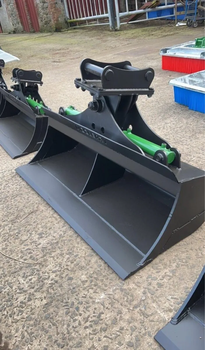 DIGGER BUCKETS & ATTACHMENTS - Image 4
