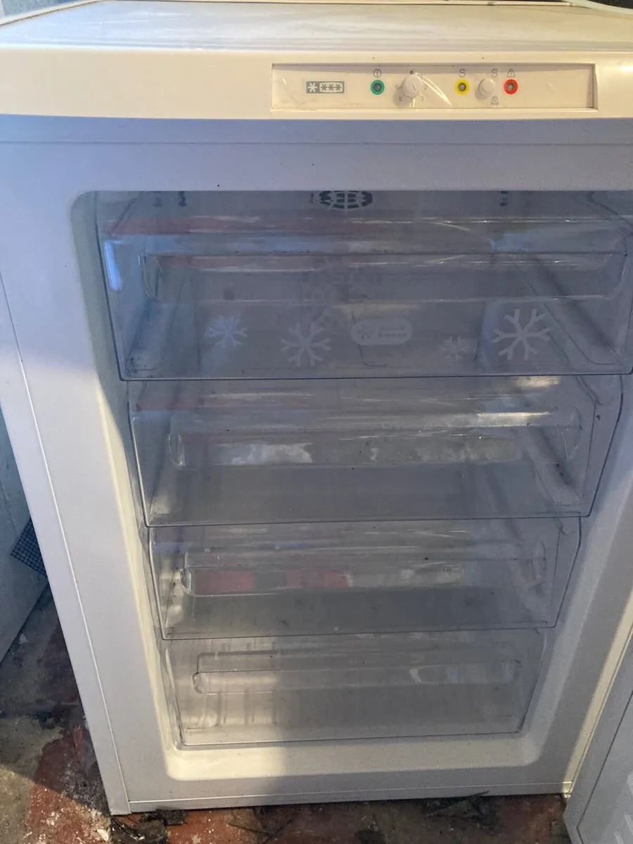 Mini under counter Freezer - Image 4