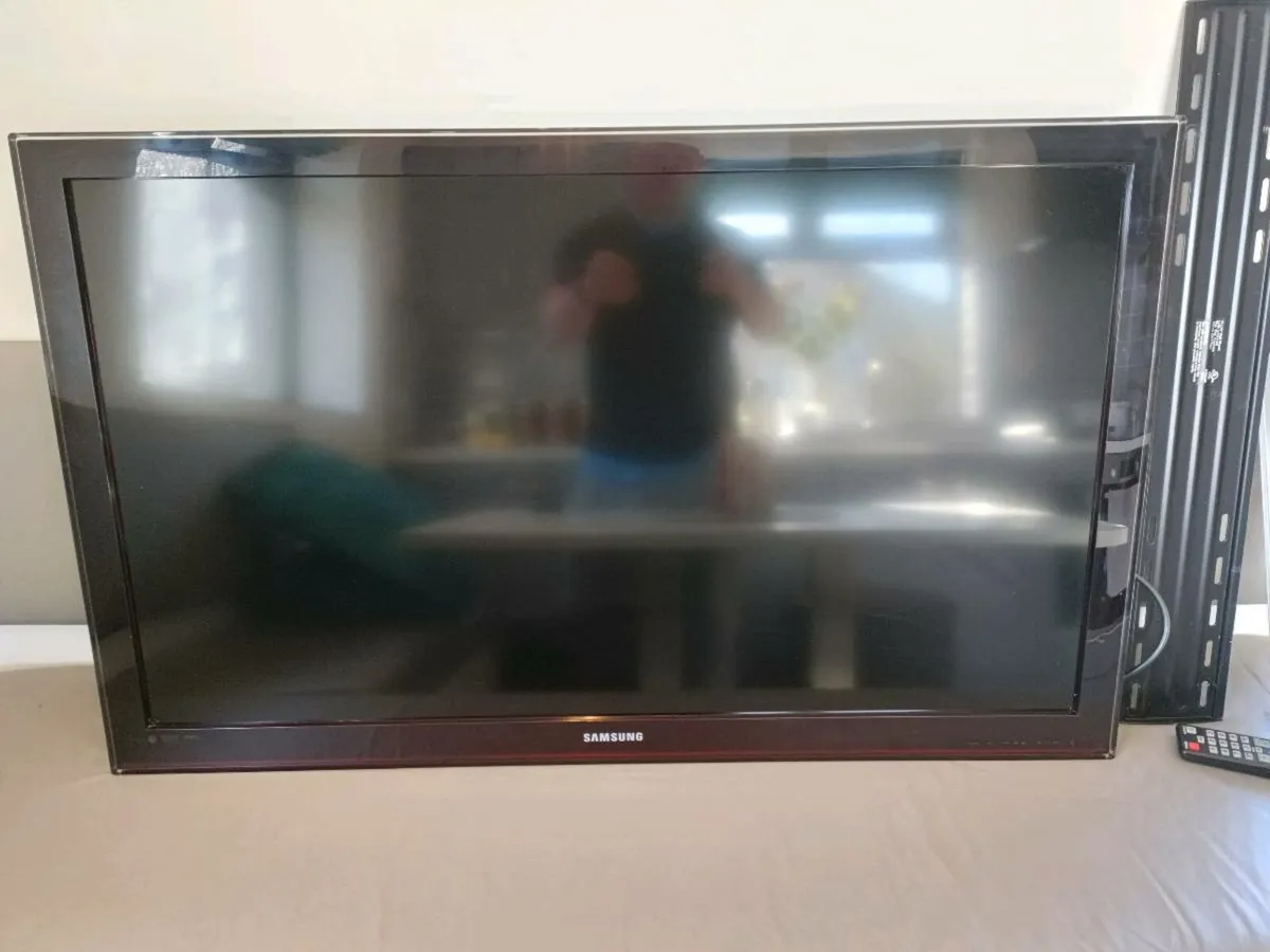 Samsung 46 Inch LCD TV - Image 1