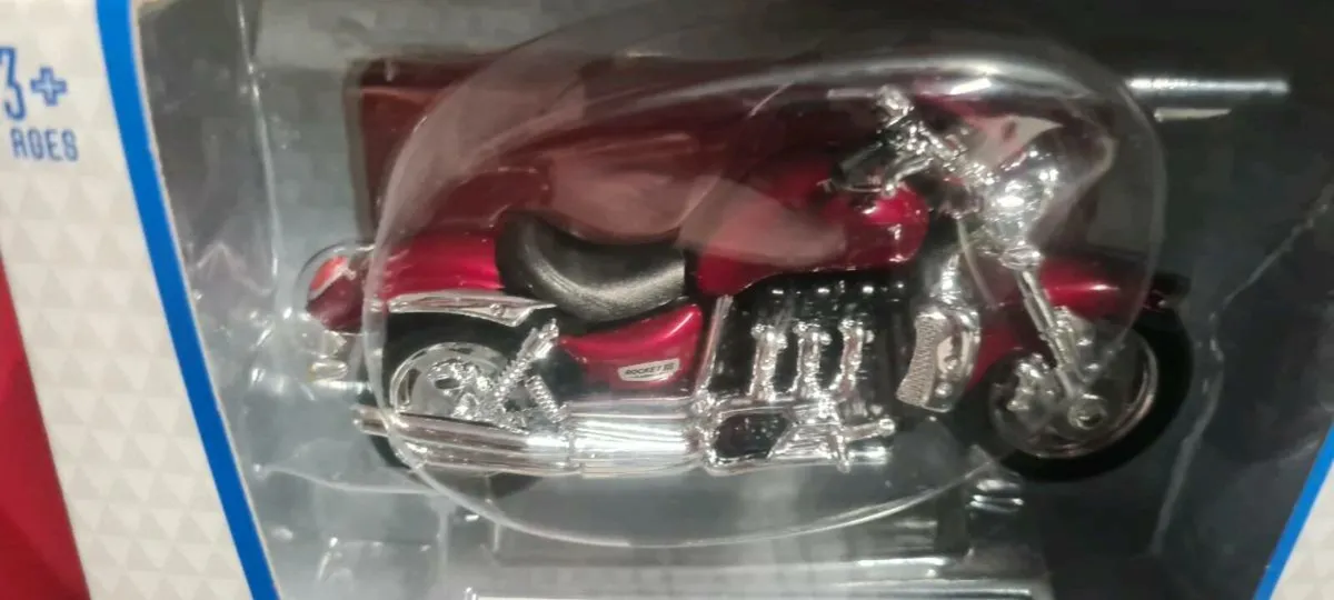 Triumph and ducati motorcycle models x 8 - Image 4