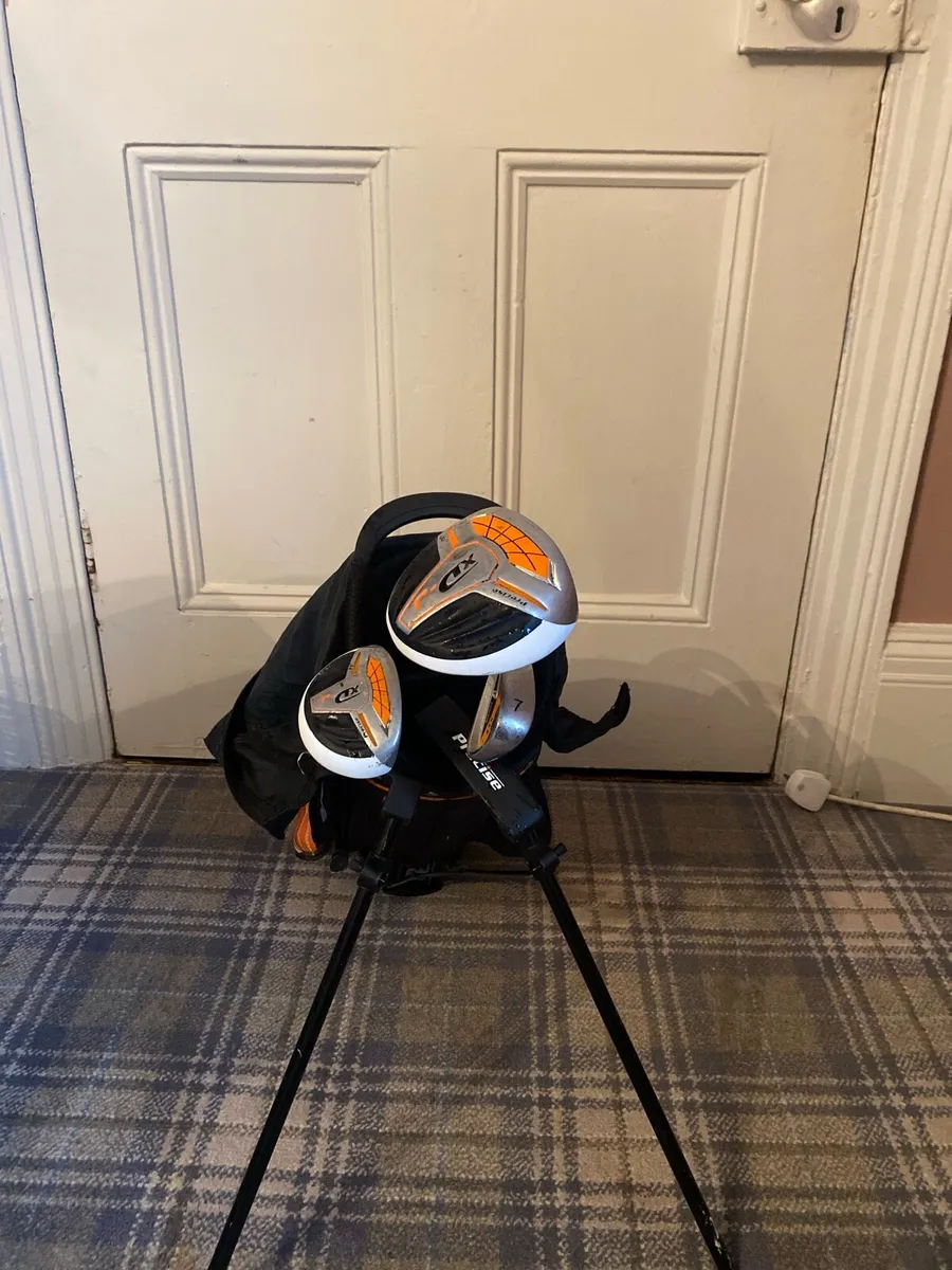 Left handed Junior golf clubs - Image 1