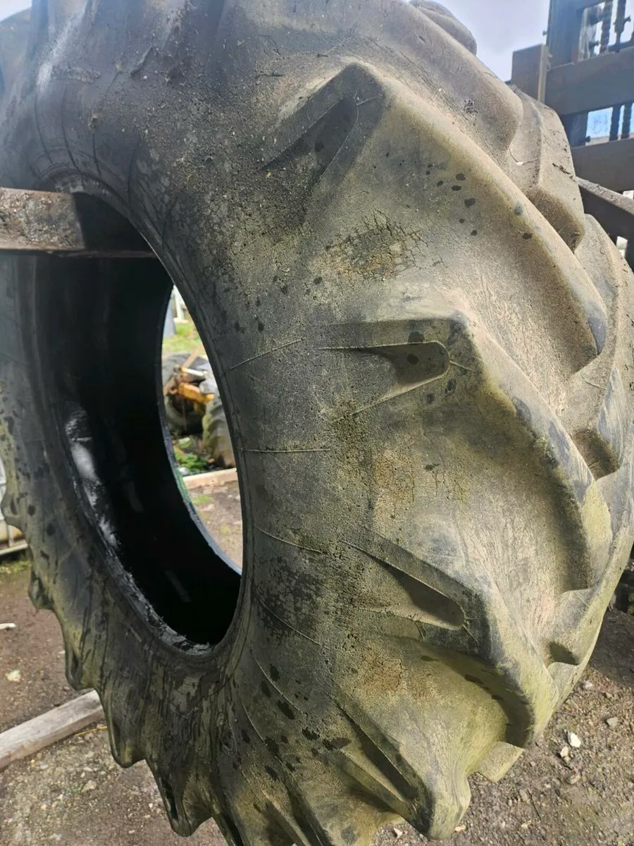 18.4 x 30 tyres and tube - Image 3